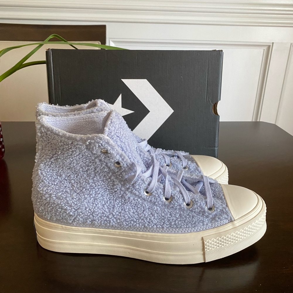 ❌SOLD❌Converse Chuck Taylor All Star Sherpa Platform - Picture 2 of 7